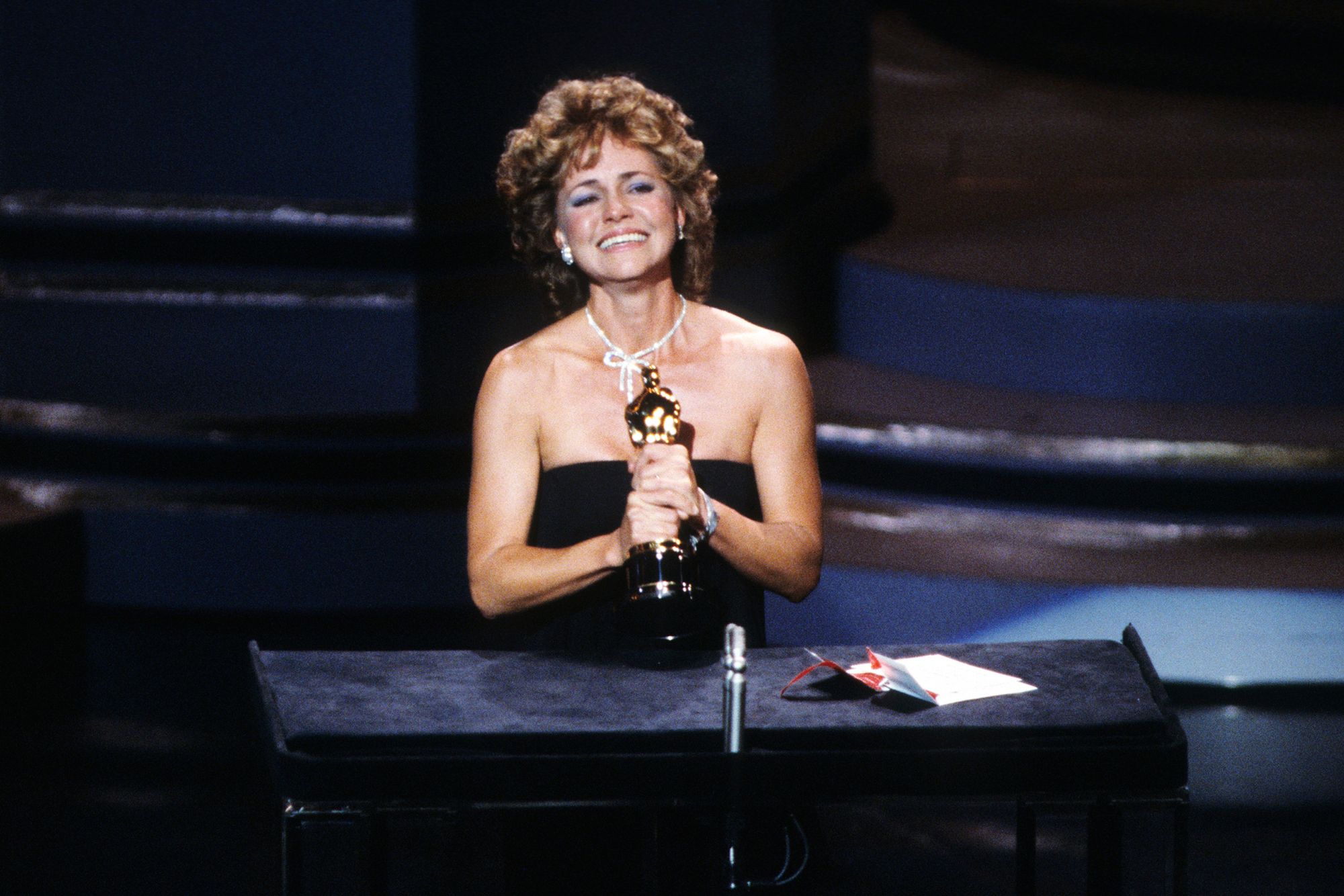 The Everlasting Audacity of Sally Field's “You Like Me” Oscars Speech |  Vanity Fair